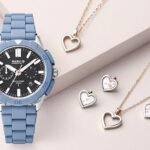 20代女性に人気急上昇!シリコンバンド×クォーツ時計のWomen's Watch Fashionとイヤリング・ネックレスハートジュエリーセットでつくるトレンドスタイル